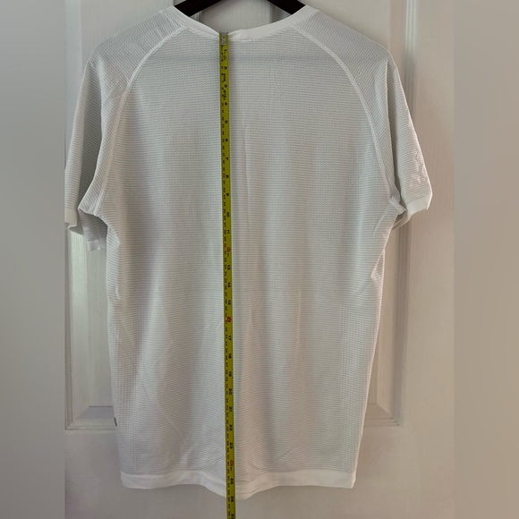 Lululemon Men’s Tee White | Breathable Athletic Shirt | Size L (Measured) - Picture 6 of 10